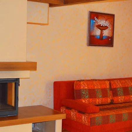 Ferienhaus Kotedzas Melnrageje *