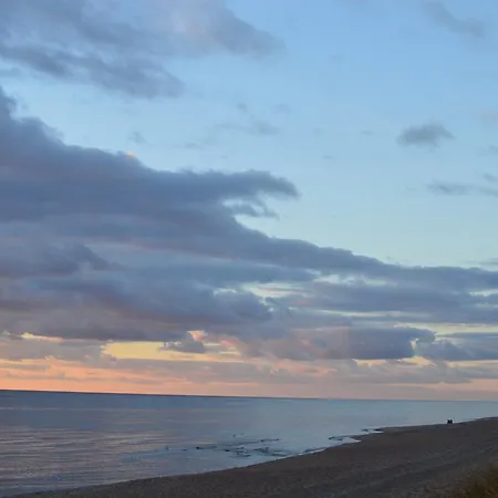 Kotedzas Melnrageje Hébergement de vacances *