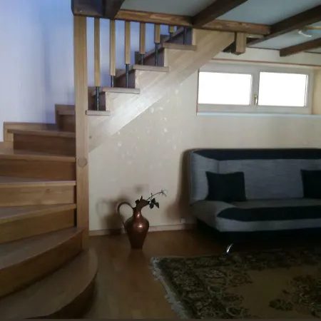 Ferienhaus Kotedzas Melnrageje *